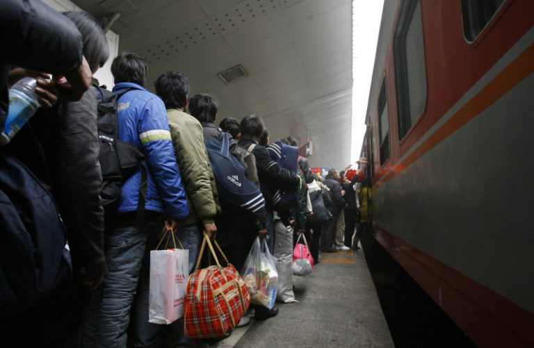 廣東上千萬返鄉客 車票僅剩百萬張