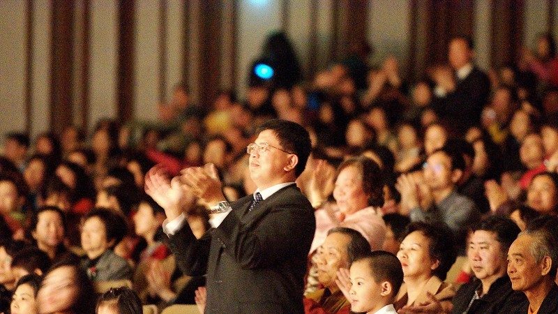 下雨也要看神韻！ 追星族塞爆臺中三場