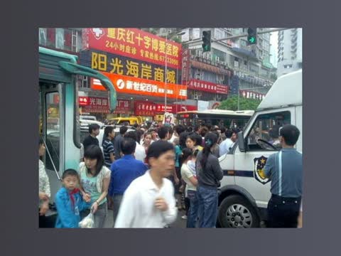 重慶萬人堵軍醫院斥見死不救