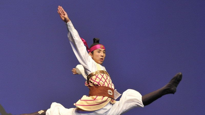 组图：第三届中国古典舞大赛青男组一等奖李博健