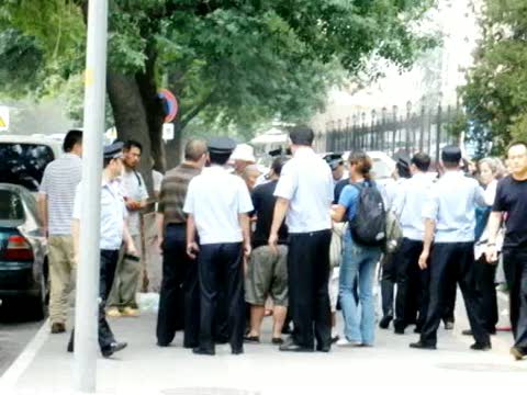 李蕊蕊強姦案開庭 律師發言被剝奪