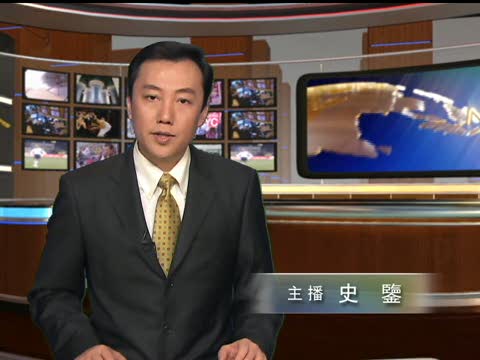 波蘭將門牌盜竊嫌犯帶回作案現場