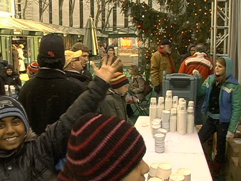 紐約布萊恩公園 架史上最大熱巧克力杯