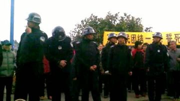 粵佛山農民護地 遭千警流血鎮壓