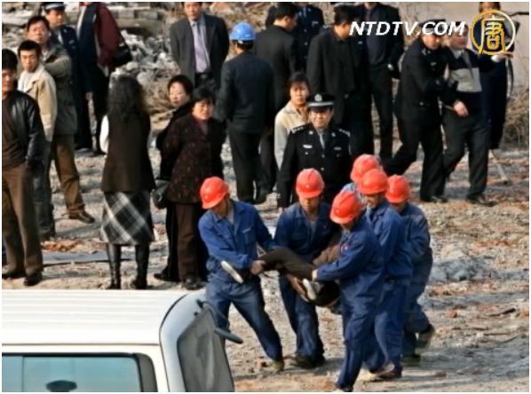 滬訪民要求廢除城市房屋拆遷條例