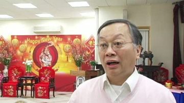 美东联成公所 迎新年拍全家福照