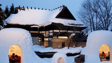 組圖：日本秋田縣「雪屋節」 夢幻的雪國世界