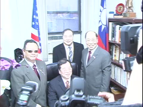 伍權碩宣誓就任中華公所主席