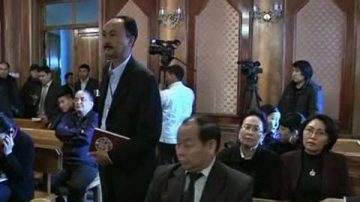 逮捕令下 吉逃亡总统集会发表演说