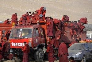 【今日点击】中媒体报导青海地震不同汶川