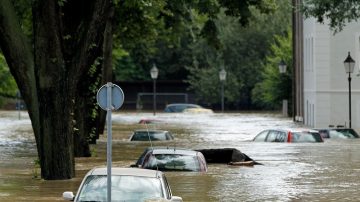 组图：中欧多国暴雨成灾 11人丧生