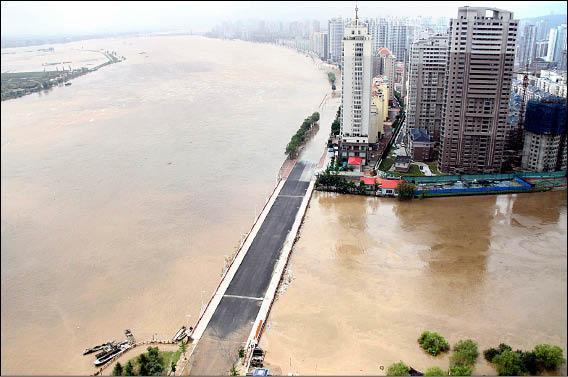 鴨綠江決堤豪雨不斷  中朝洪水成災