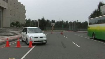 自動化路邊停車 一鍵完成