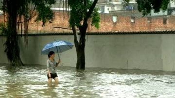 海南暴雨300村被淹  出現斷糧危機