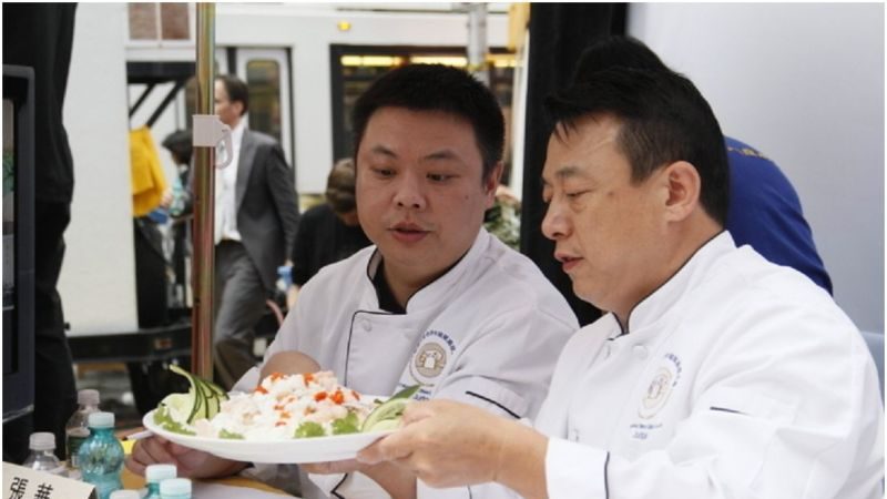 组图三：新唐人第三届中国菜厨技大赛开赛