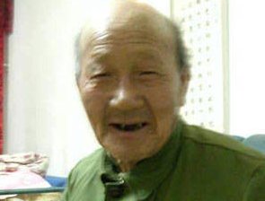 【禁聞】戰場英雄修鞋30年 女兒餓死