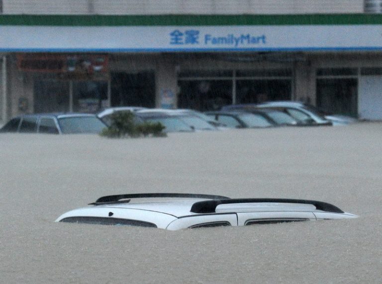 「鯰魚」重創台灣  400受困多大陸遊客