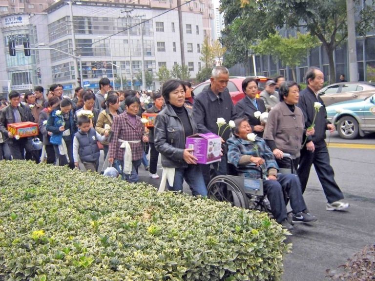 【禁聞】中國市民熱議上海火災