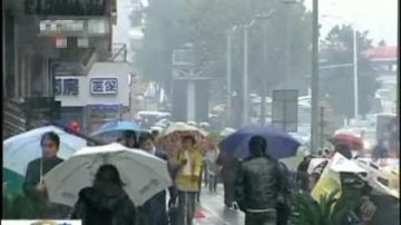 冻雨天气袭华南 近六万人撤离家园