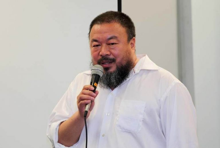 大陸知名藝術家異議人士艾未未遭拘