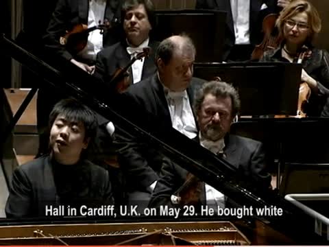 【禁聞】英華人白菊祭六四 郎朗拒彈安魂曲