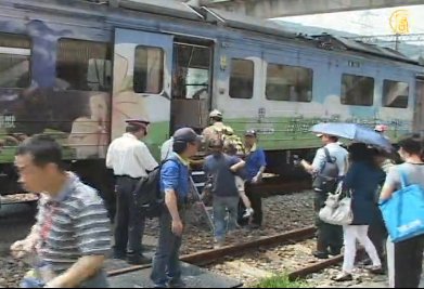 臺鐵郵輪式列車 竹南啟航進中港