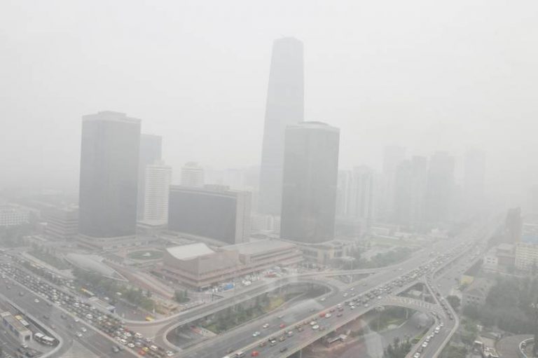 網友：我們呼吸的不是空氣是政治