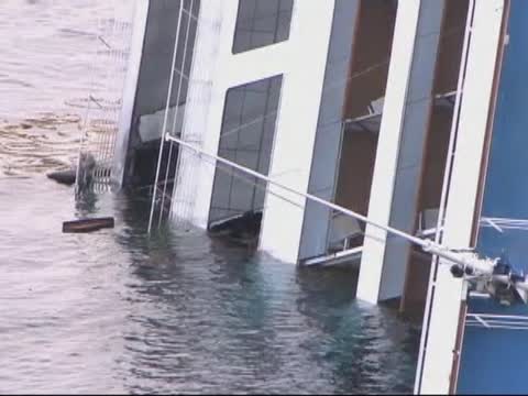 意海軍小爆破　搜救郵輪失蹤客