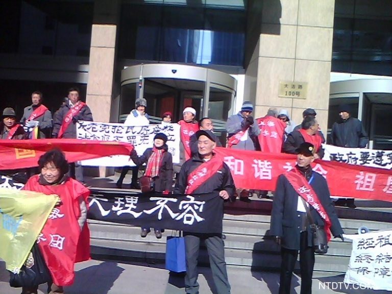 上海經租房主：寒冬臘月盼歸房（組圖）