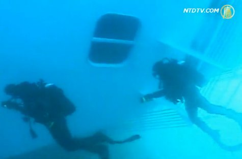 水下視頻顯示沉船救援艱難