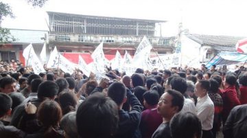 效乌坎：潮州仙桥村游行到县政府讨还土地（视频）