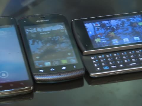 Kyocera 推出防水和標準鍵盤式手機