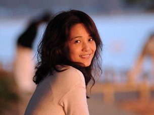 港媒盛讚女俠何培蓉：飛車千里虎穴救盲俠