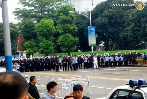 【禁聞】粵中山警民衝突加劇 川民頻抗議