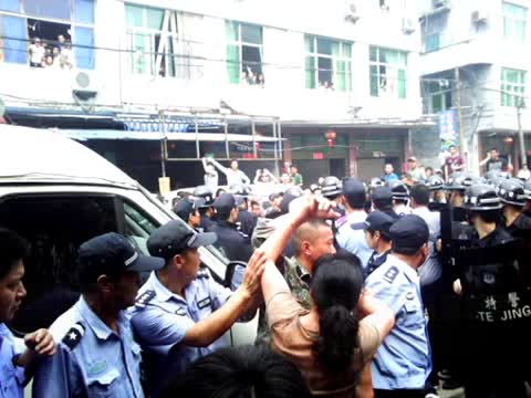陸「征地暴力指數」警醒強拆越演越烈