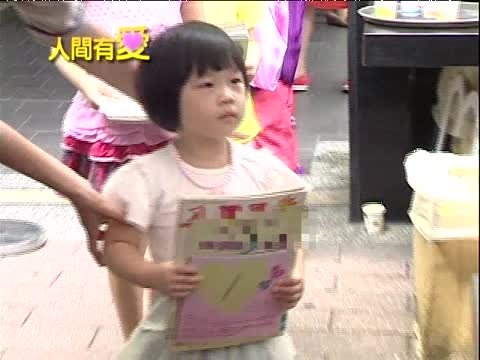 花東學校泡水 餐飲業者募書送暖