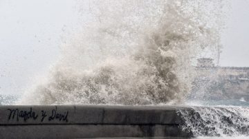 暴风雨袭墨湾 美产油减24%