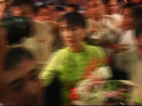 素季訪美接受國會金獎 將見奧巴馬