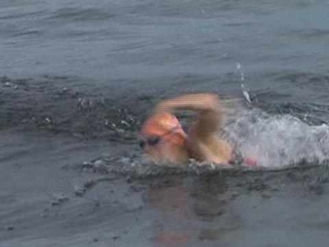 橫濱鐵人三項 瑞典選手1秒險勝
