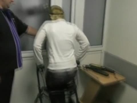 前總理要求會面 烏克蘭監獄承認過失