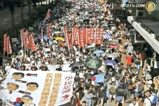 港民拒洗腦持續絕食  萬人撐“黑衣行動”