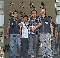 专挑老妇下手 台警破大陆“金光党”