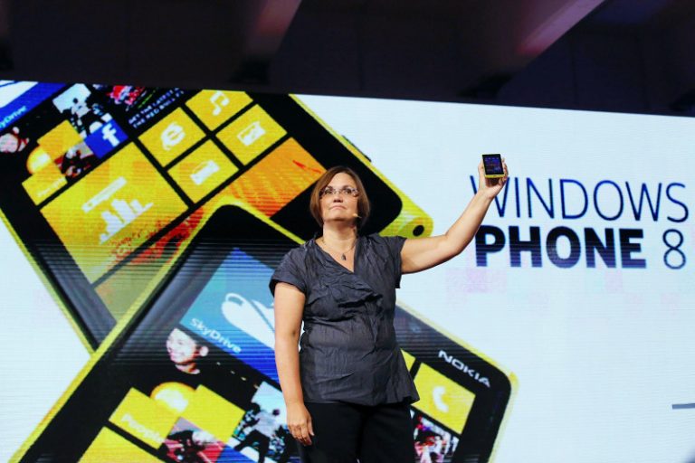 諾基亞發布Lumia手機 無線充電觸模超靈
