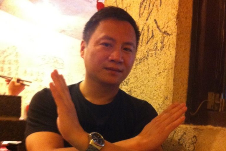 王丹聲援香港反洗腦運動