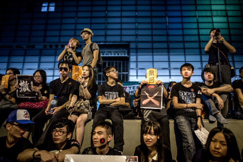 修改國教不撤科 反洗腦民眾不接受