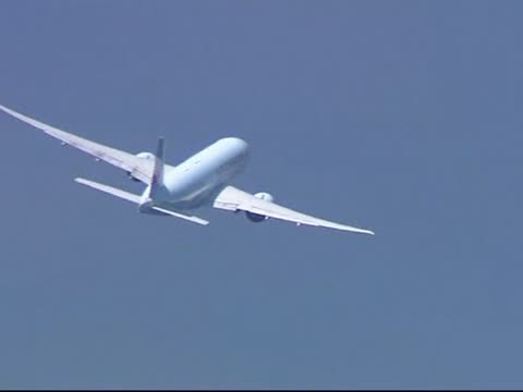 加航高空施援手 搜尋澳失蹤帆船手