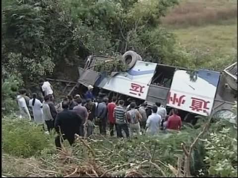 湖南考生客車墜崖 4死3重傷