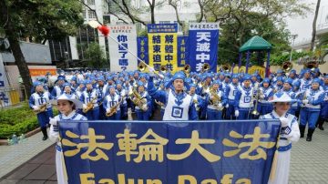 港國殤日退黨遊行 大陸客羨慕自由民主（組圖）