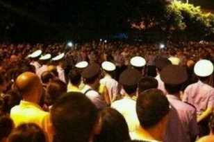 【微視頻】3千武警難控鶯歌海 三亞市府反被圍
