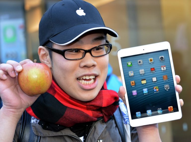 蘋果推出迷你iPad 日本果迷排隊等購